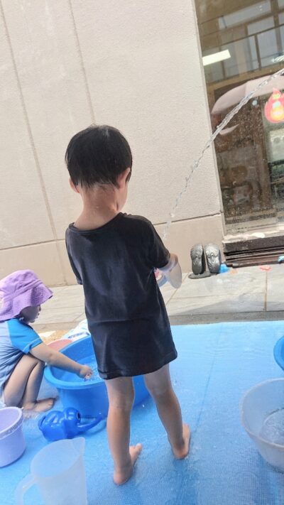 大好きな水遊び！！